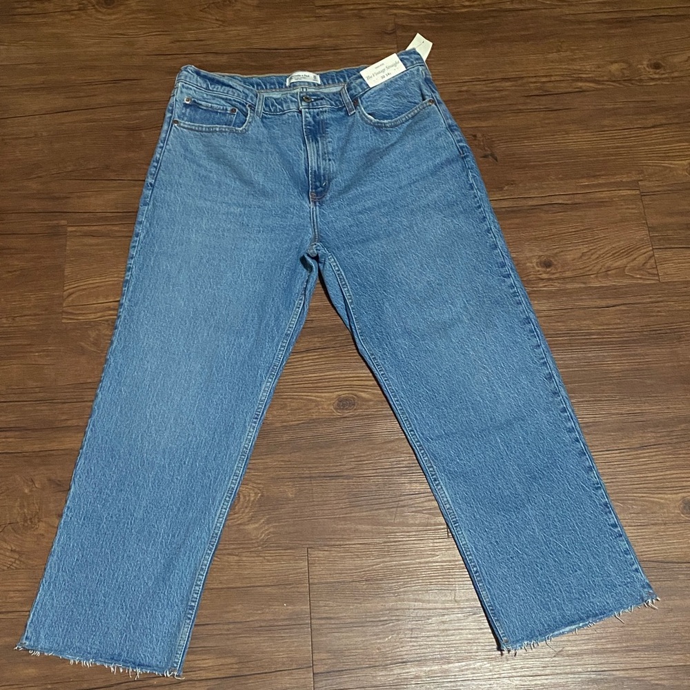 Abercrombie & Fitch High Rise Vintage Straight NWT 32 short/ 14